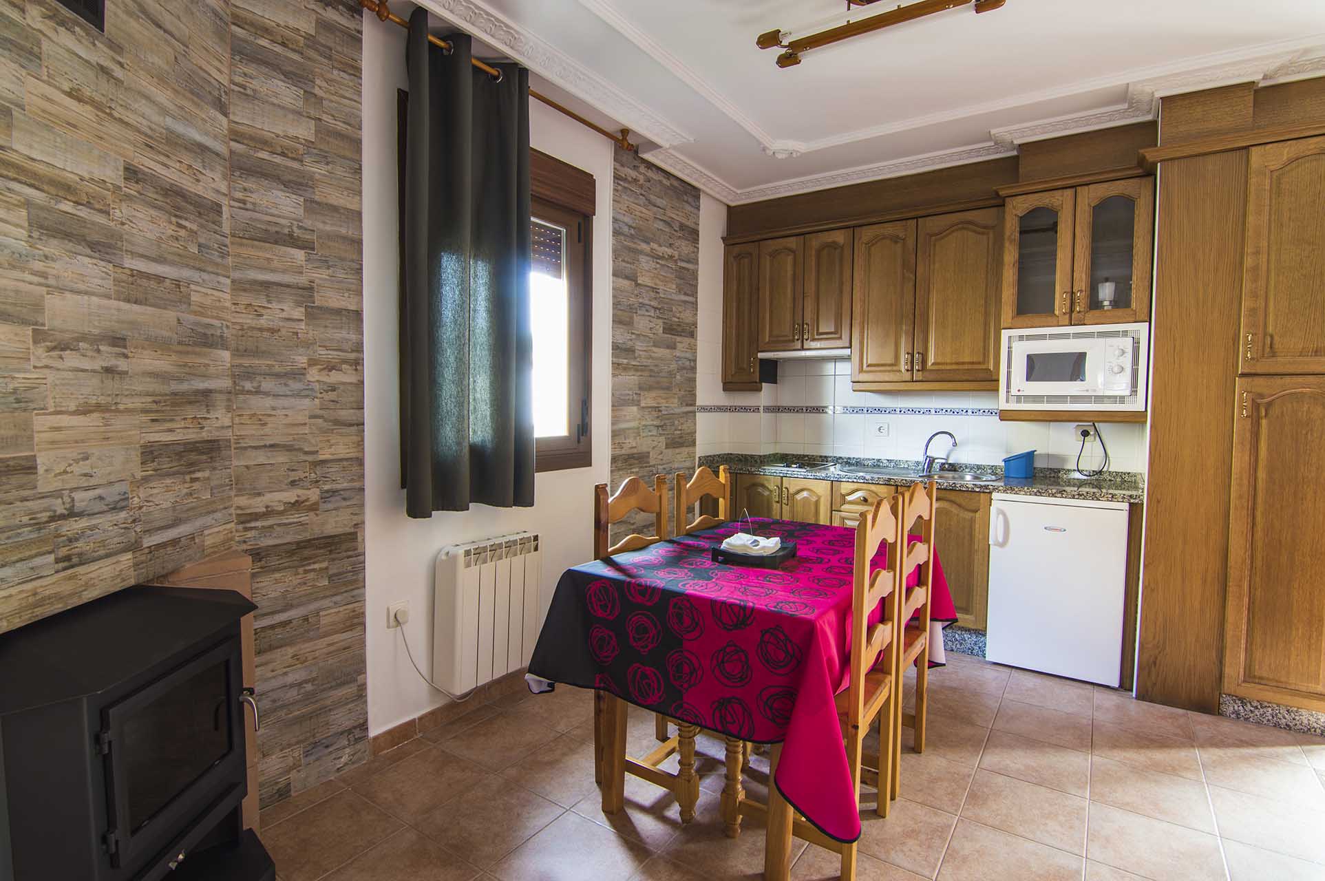 Apartamento rural con chimenea en Pinofranqueado