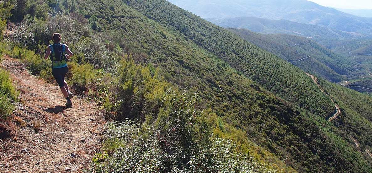 VIII Trail Cumbres Hurdanas VIII Trail Cumbres Hurdanas, el 26 de enero en Caminomorisco, Las Hurdes